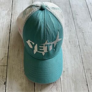 PREOWNED YETI MENS BLUE TRUCKER FISH HAT ADJUSTABLE SIZE